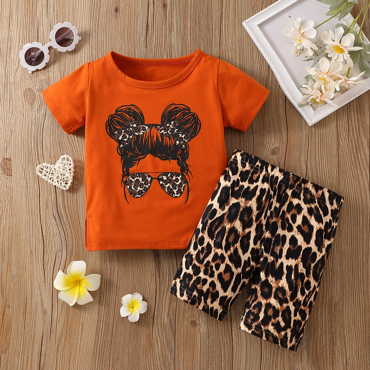 Girls Cartoon Glasses Print Short Sleeve Set – Cute two-piece outfit for summer. Save 30% today!