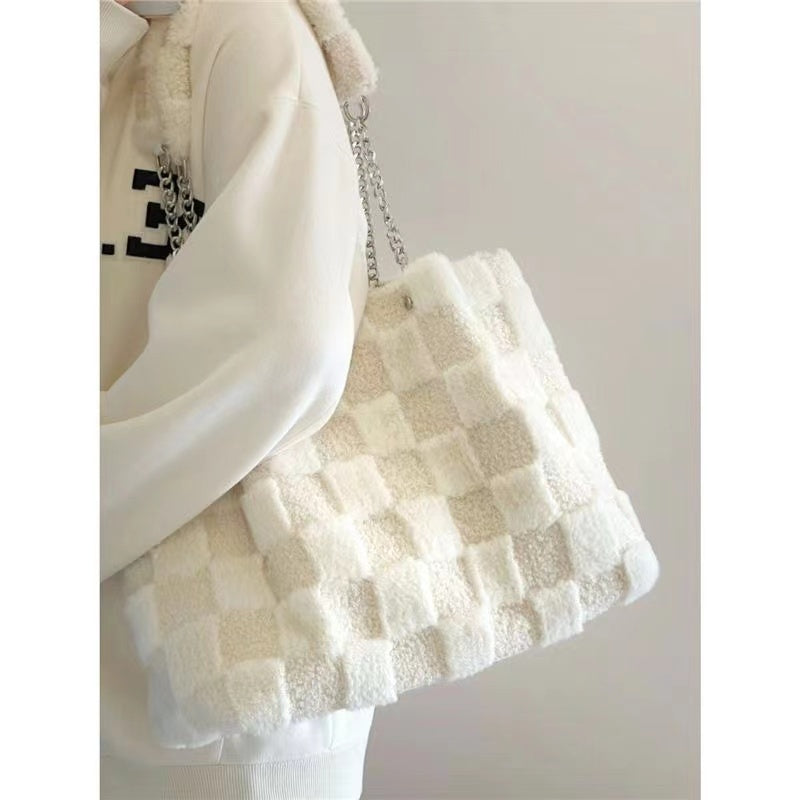 Chic White Plush Tote Bag – Save 10% Off Today!