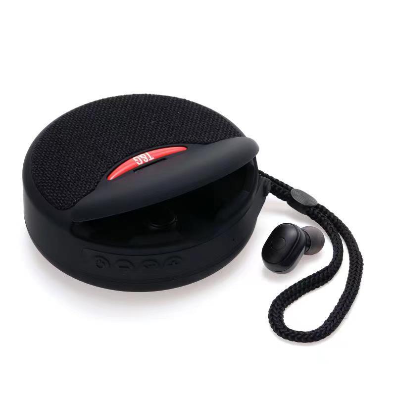 Outdoor Portable Bluetooth Speaker with 3D Stereo & FM